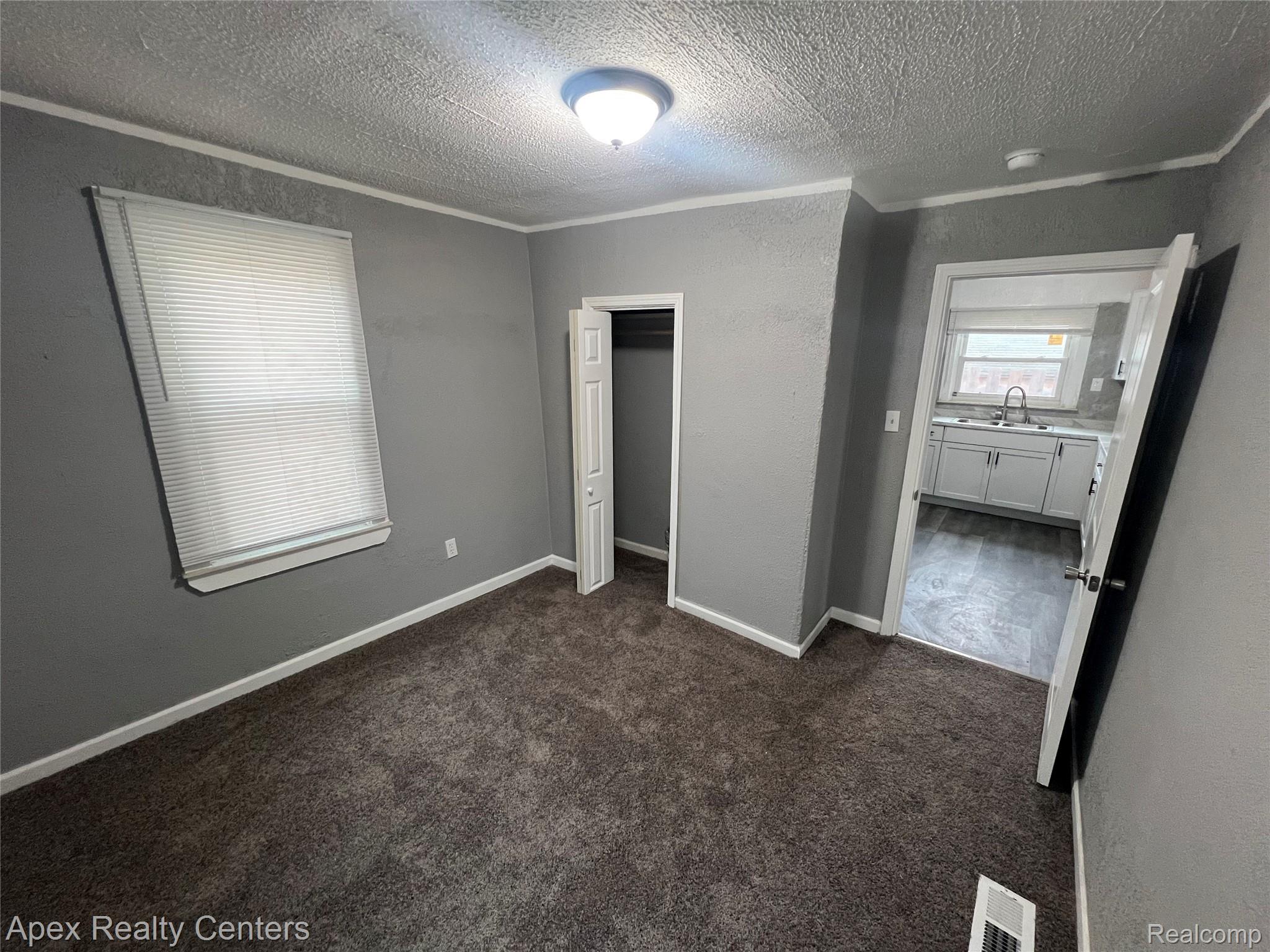 20411 Washburn Street Property Photo 16