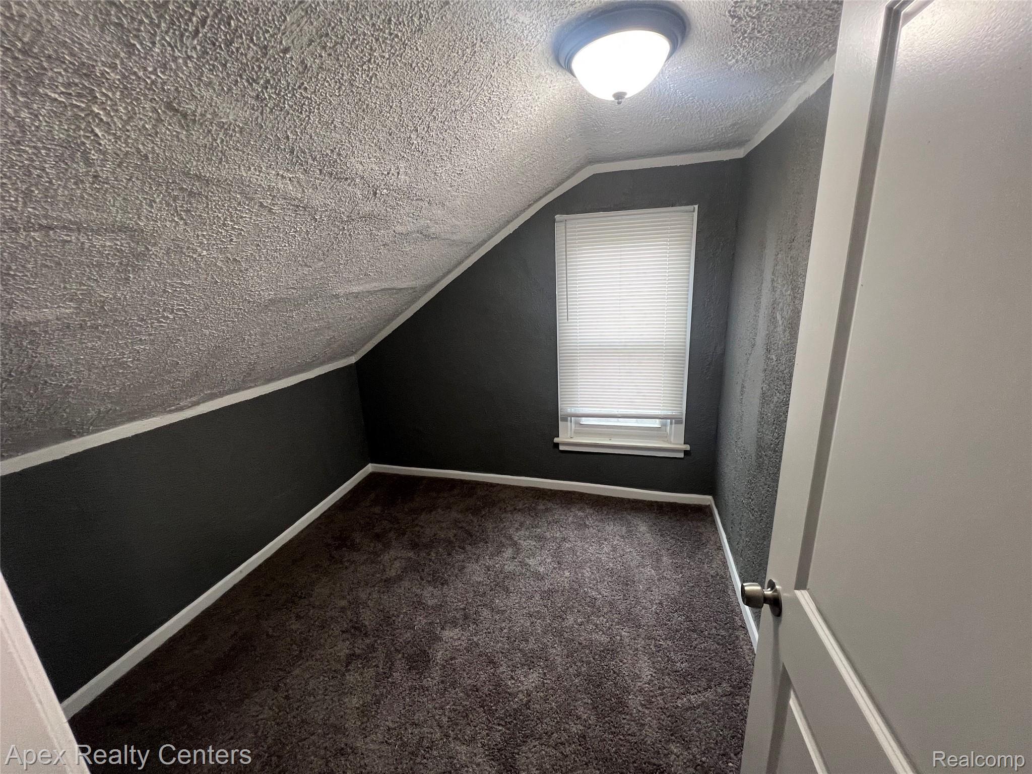 20411 Washburn Street Property Photo 25