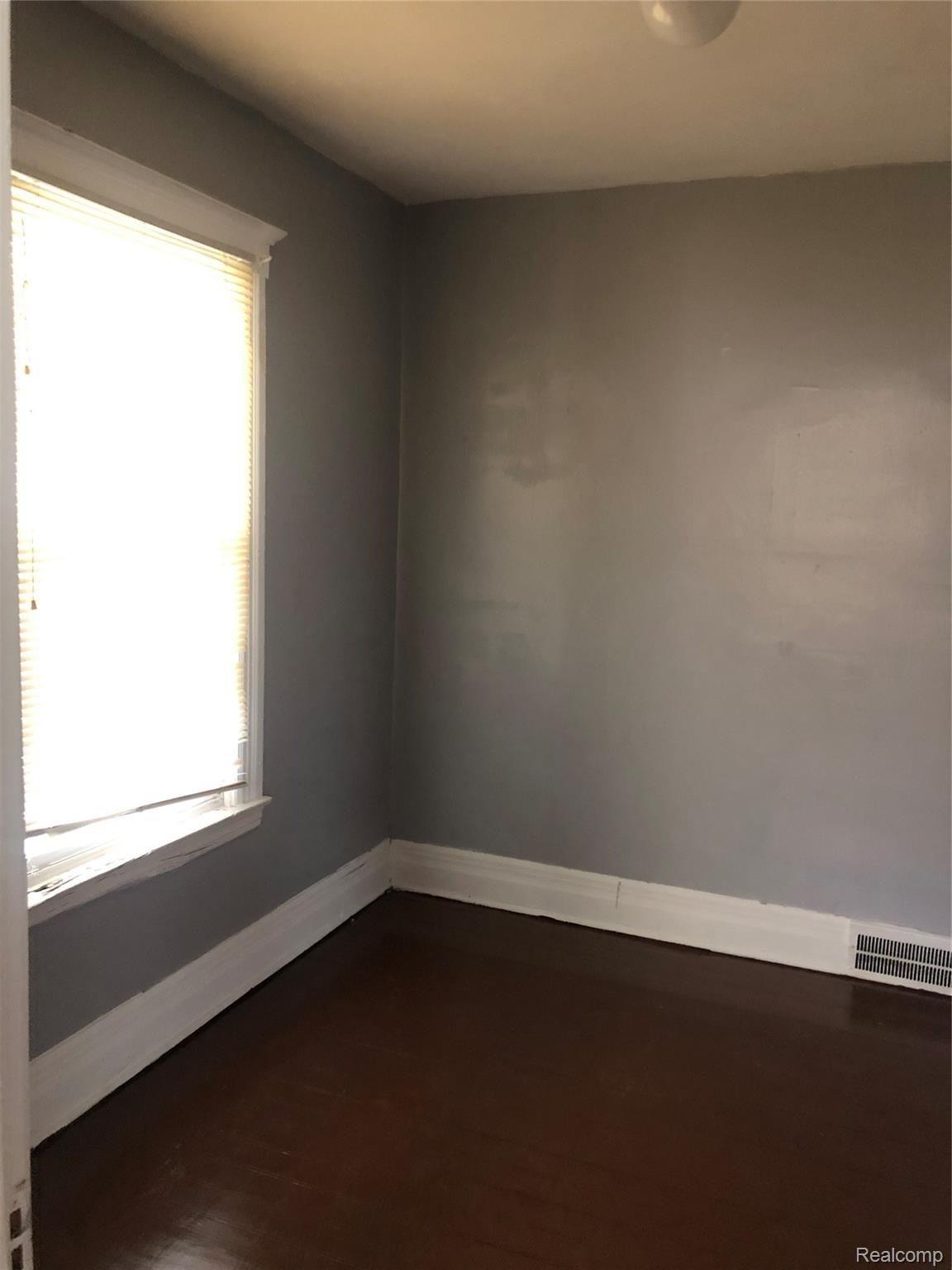 6147 Sheridan Street Property Photo 4