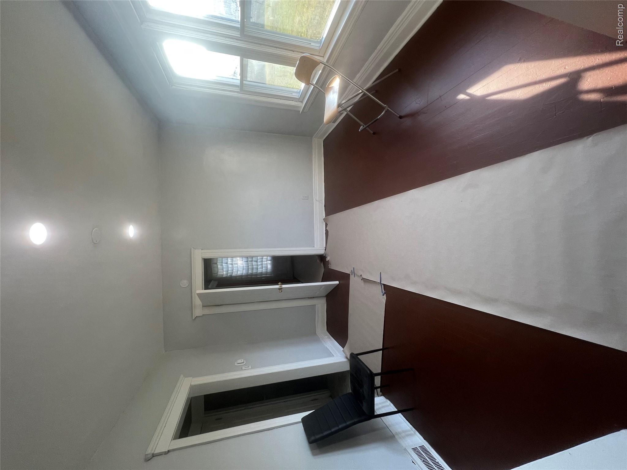 6147 Sheridan Street Property Photo 9