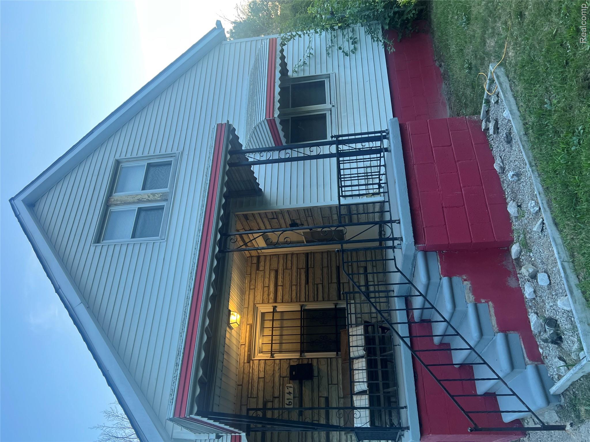 6147 Sheridan Street Property Photo 14