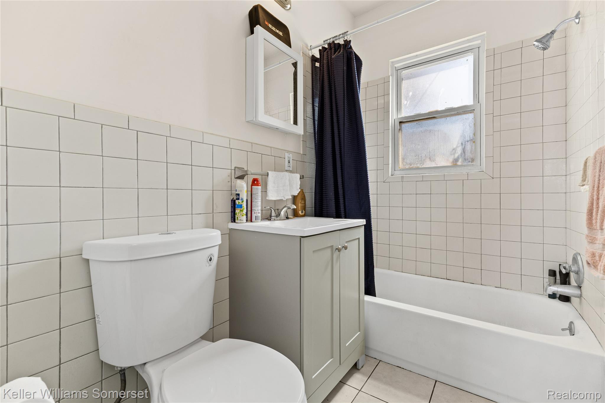13660 Ohio Street Property Photo 14