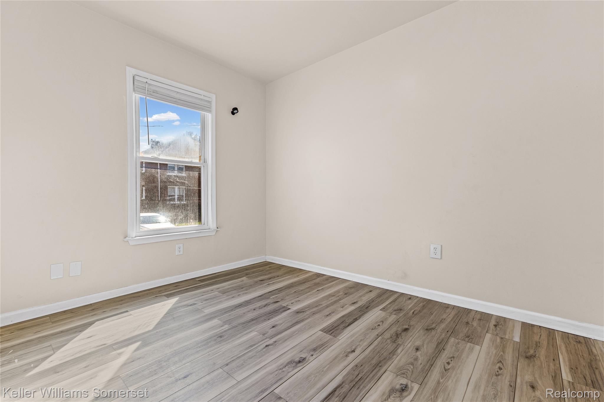 13660 Ohio Street Property Photo 15