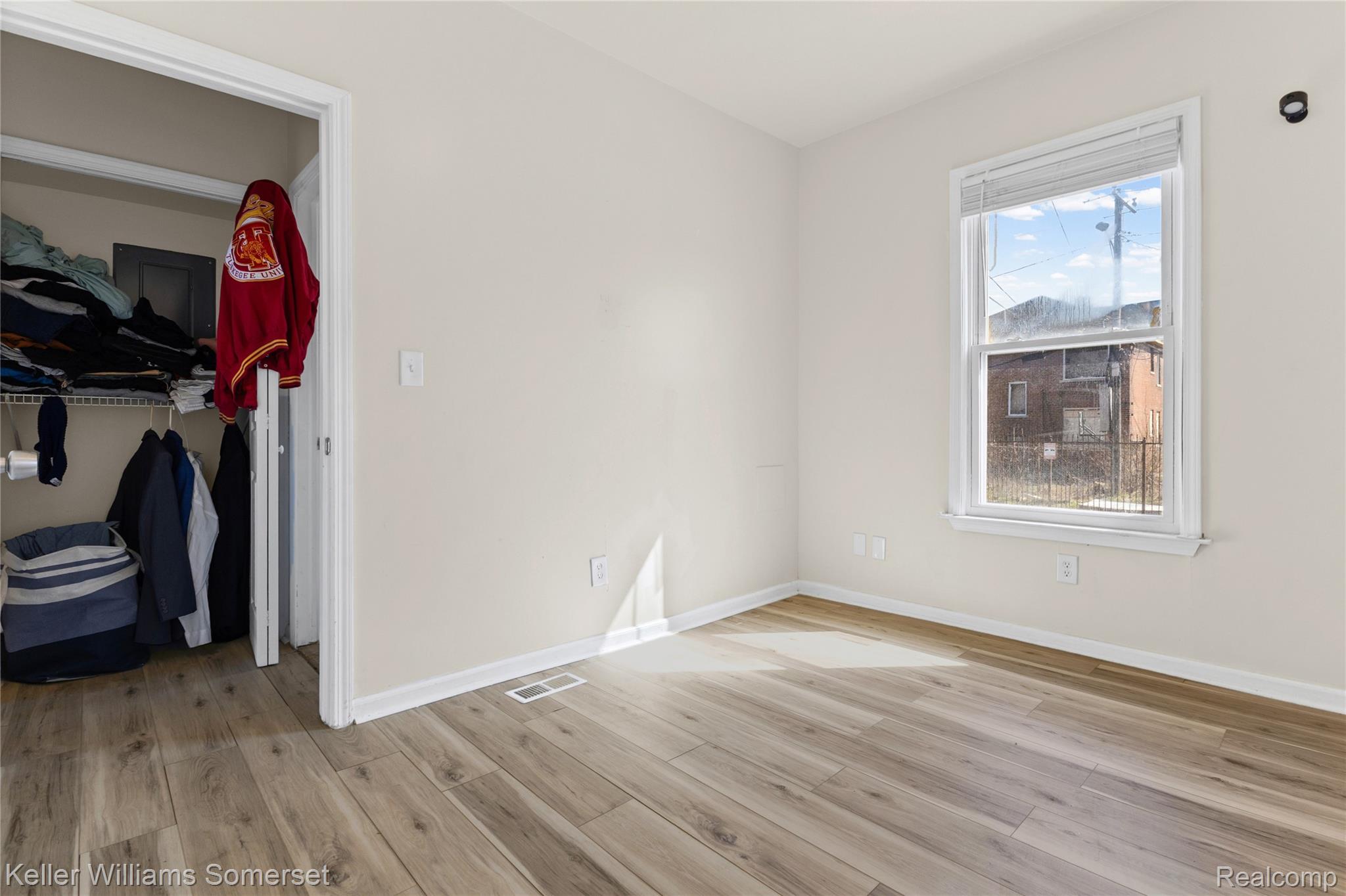 13660 Ohio Street Property Photo 16