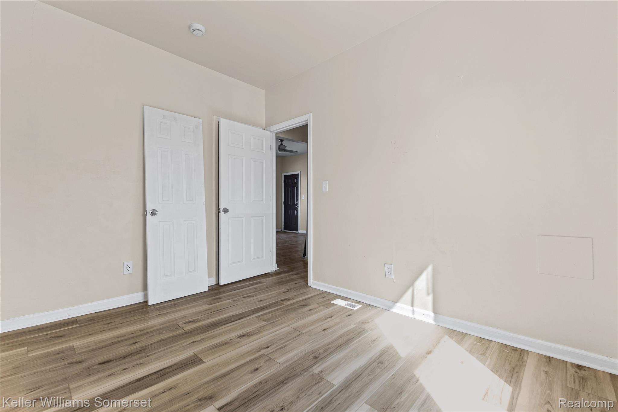 13660 Ohio Street Property Photo 17