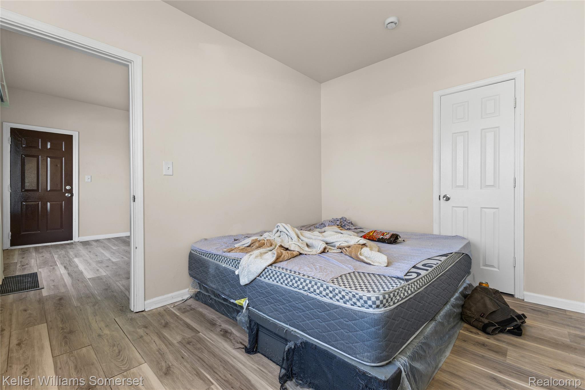 13660 Ohio Street Property Photo 19