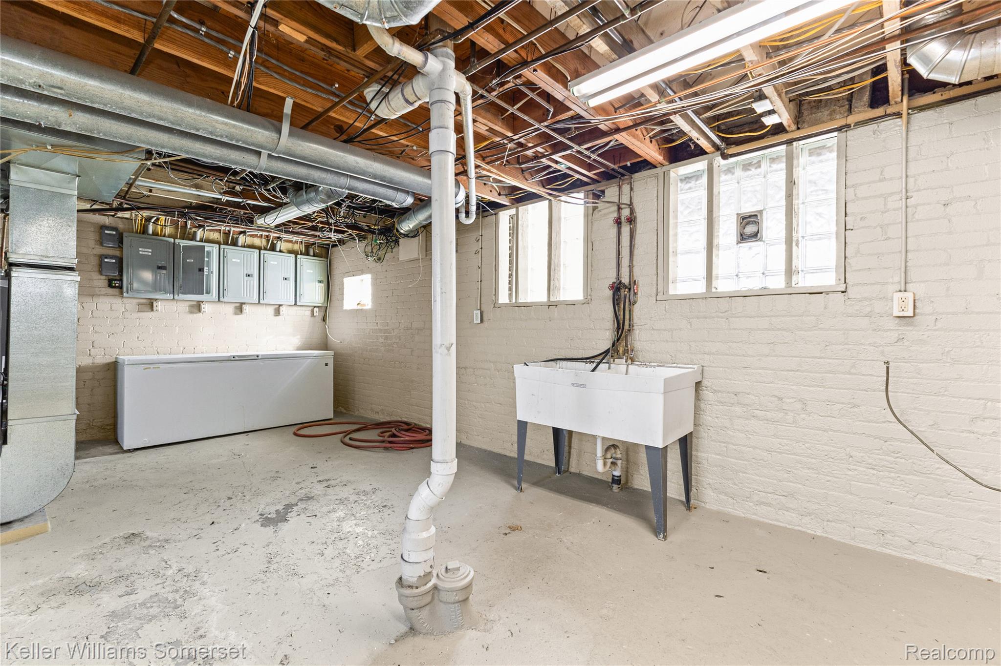 13660 Ohio Street Property Photo 22