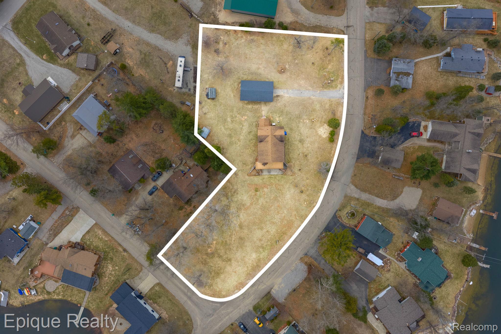 3247 Comanche Trail Property Photo 3
