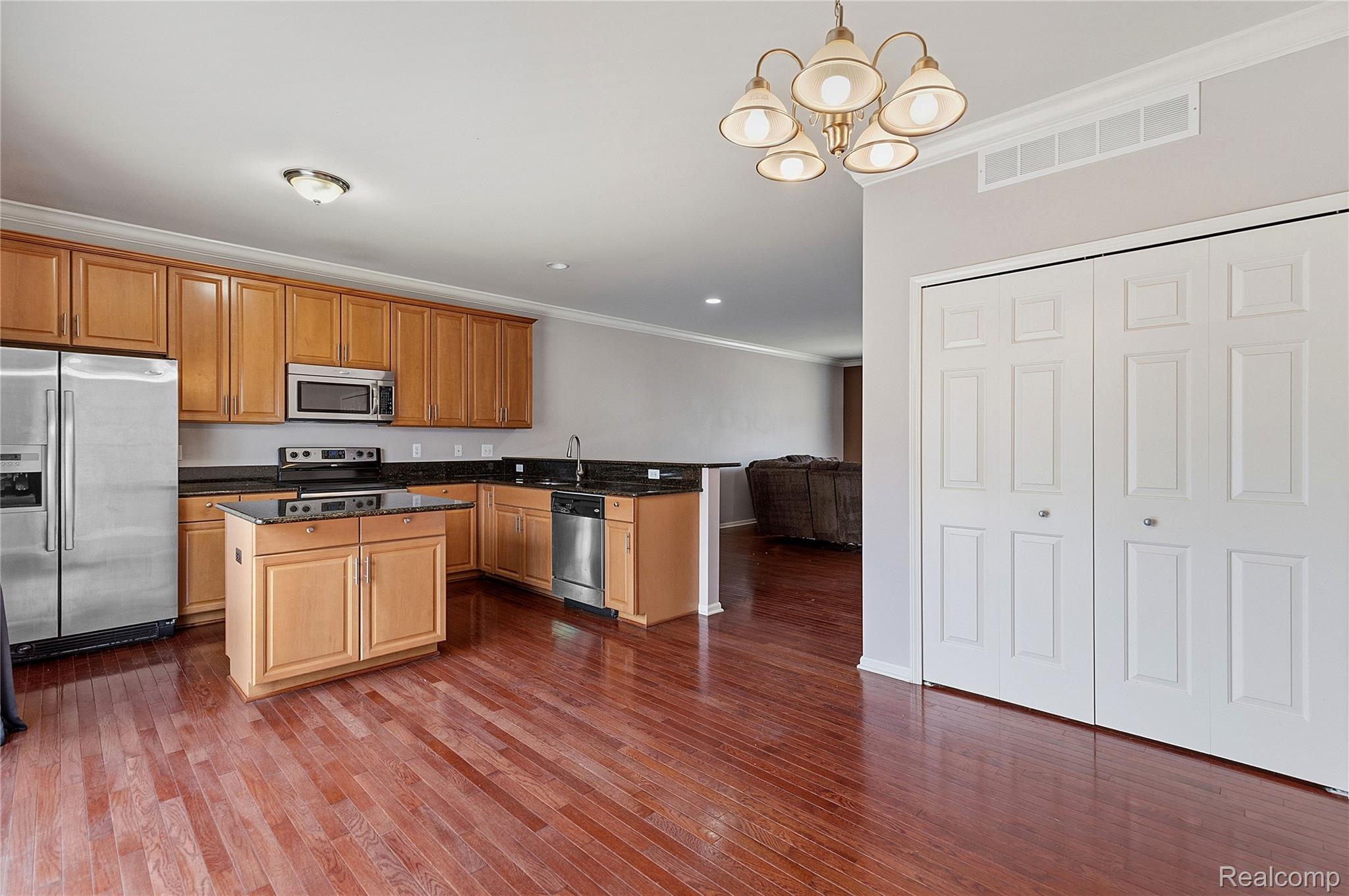 53106 Celtic Drive Property Photo 8