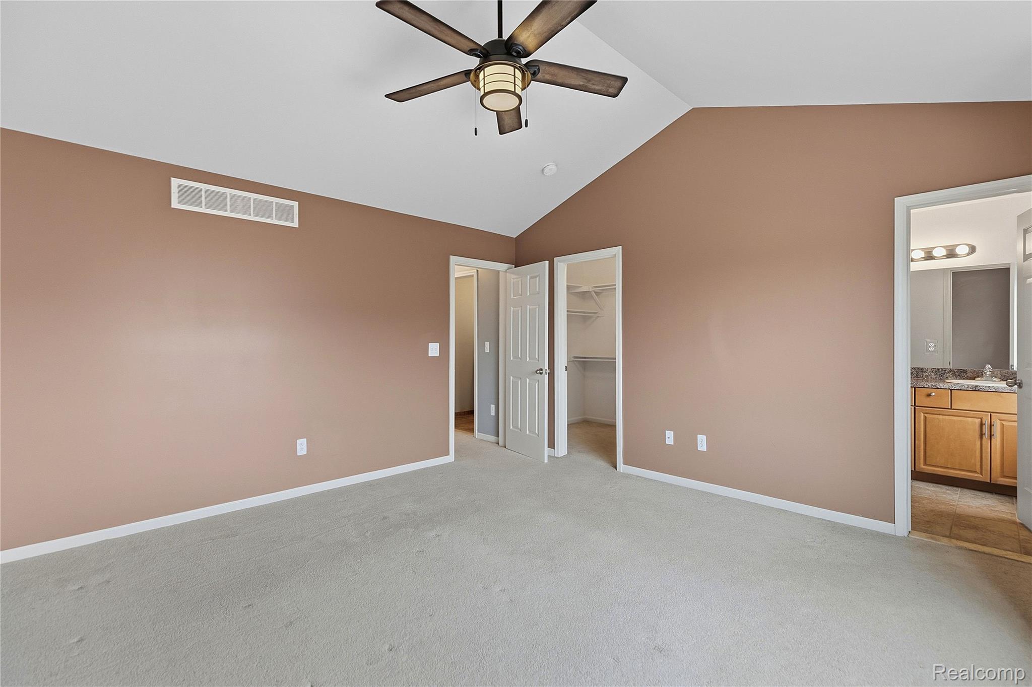 53106 Celtic Drive Property Photo 14