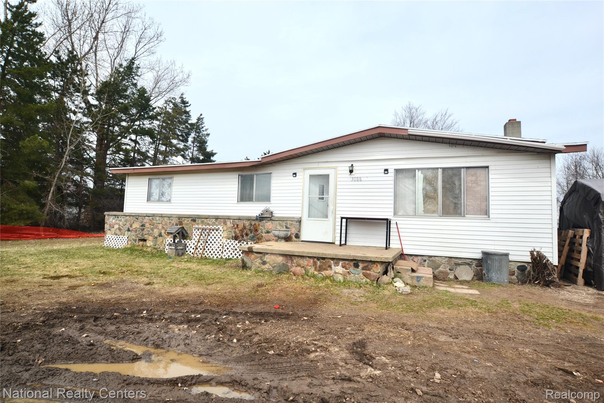 3088 7 Mile Road Property Photo 1