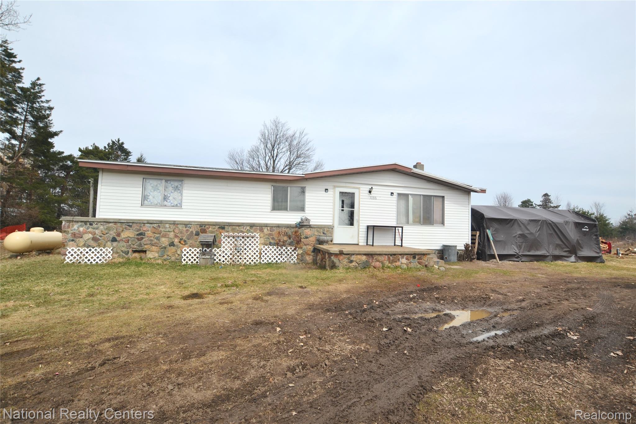 3088 7 Mile Road Property Photo 2