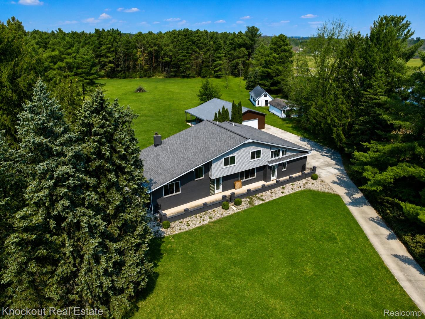9239 Lange Road Property Photo 7