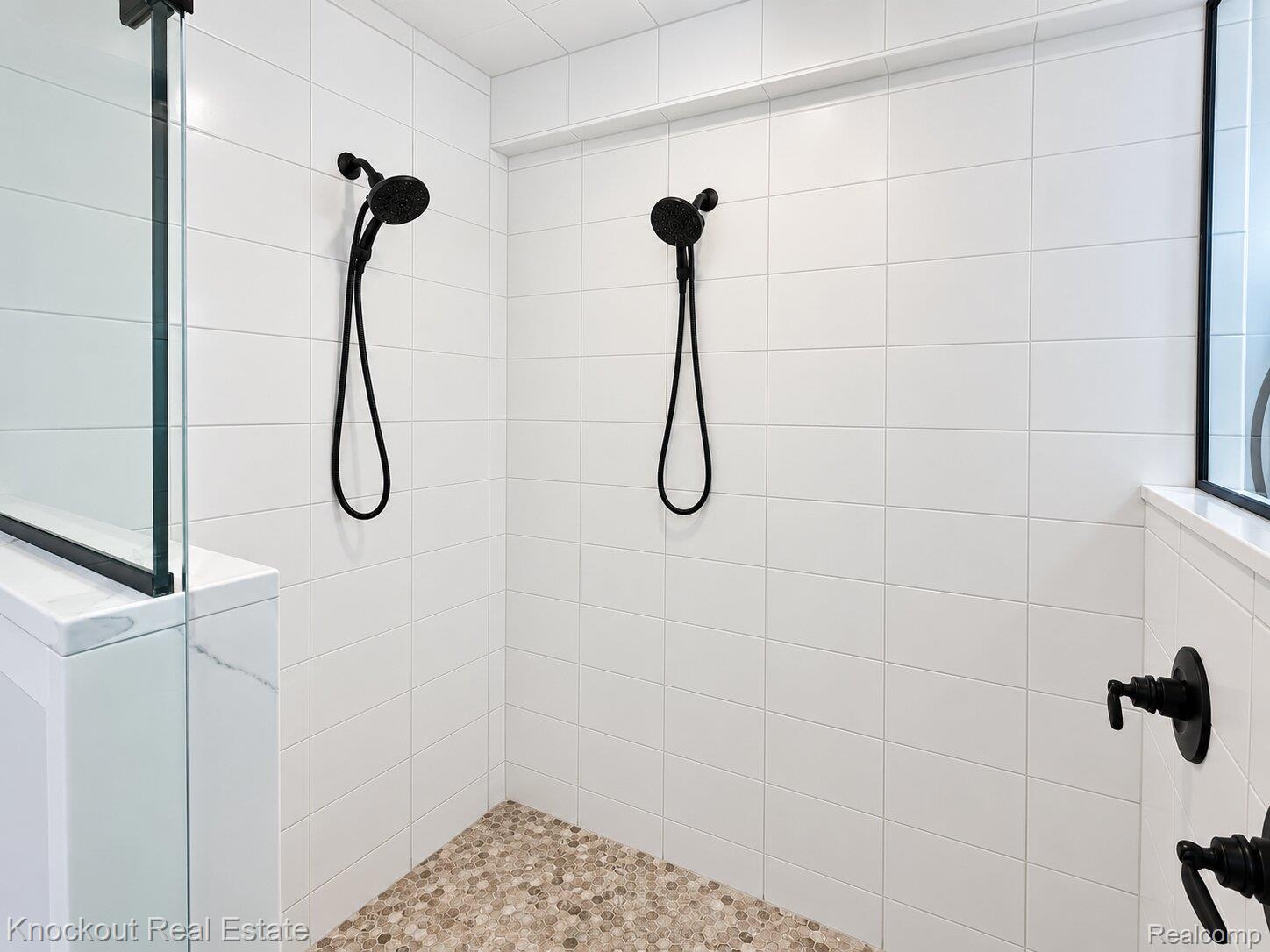 9239 Lange Road Property Photo 17