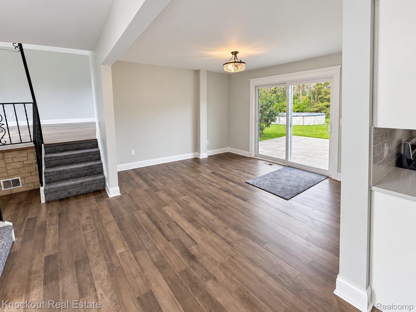 9239 Lange Road Property Photo 20