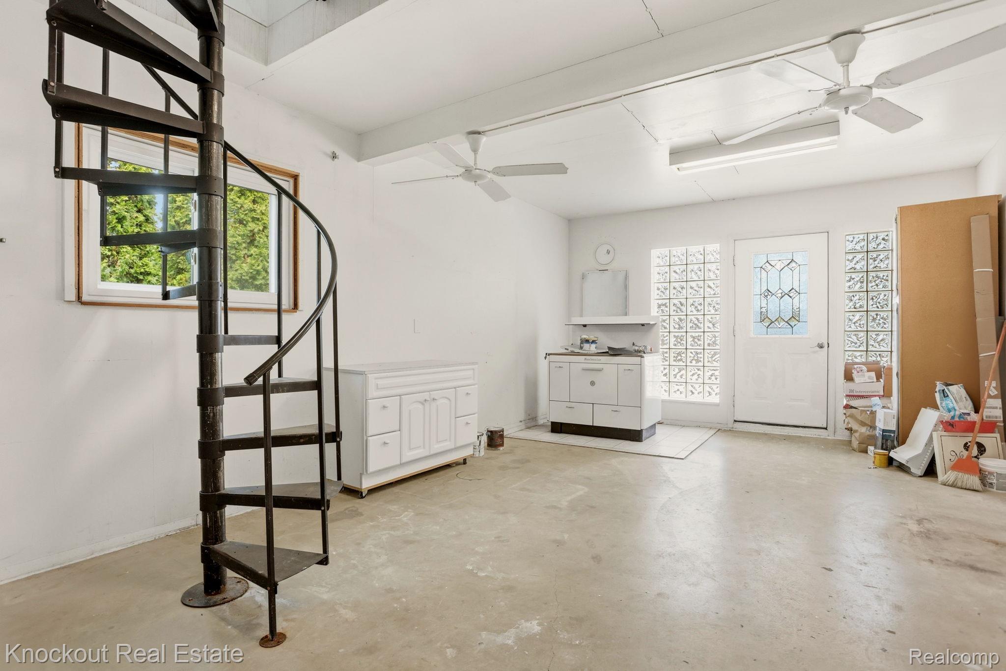 9239 Lange Road Property Photo 33