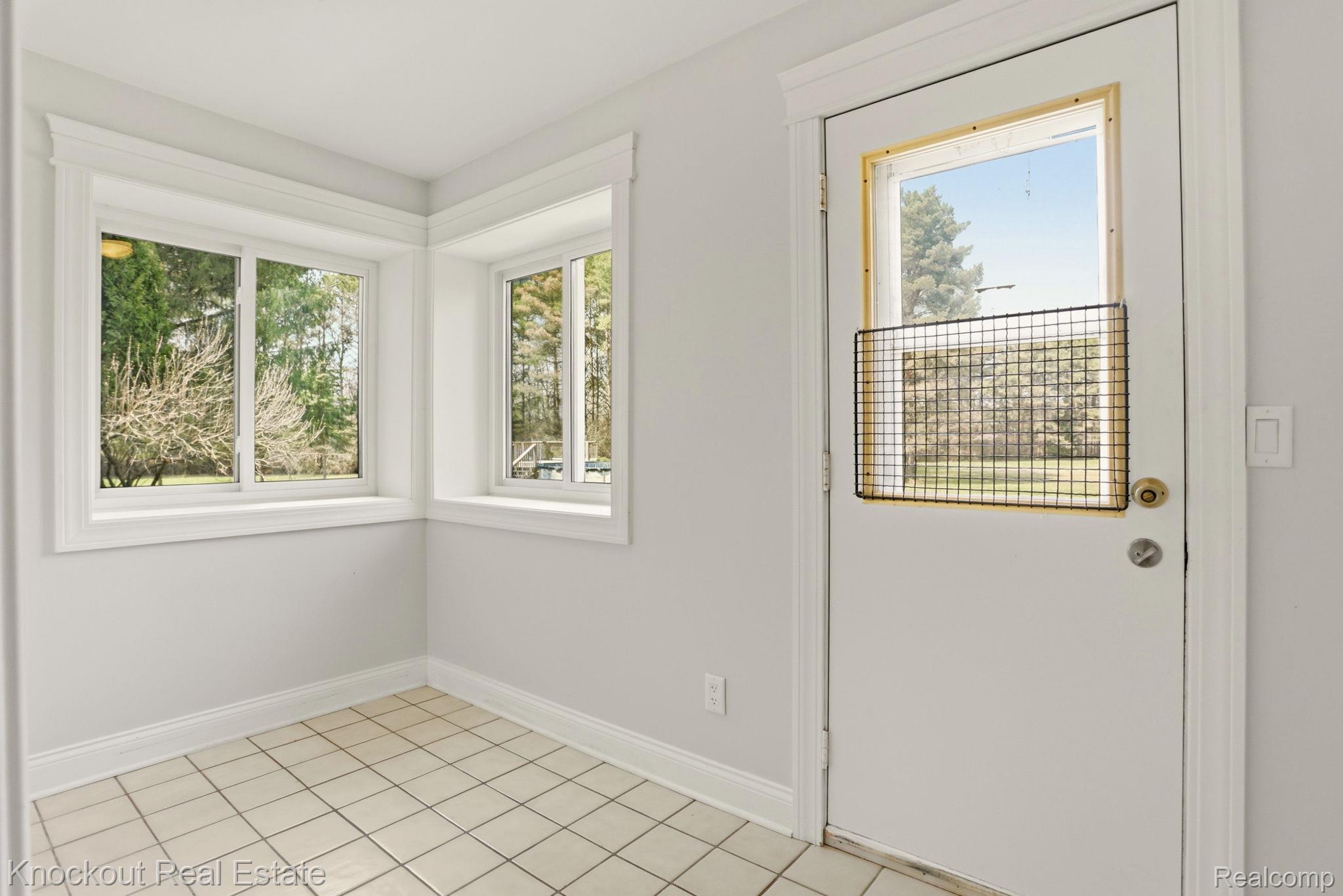 9239 Lange Road Property Photo 36