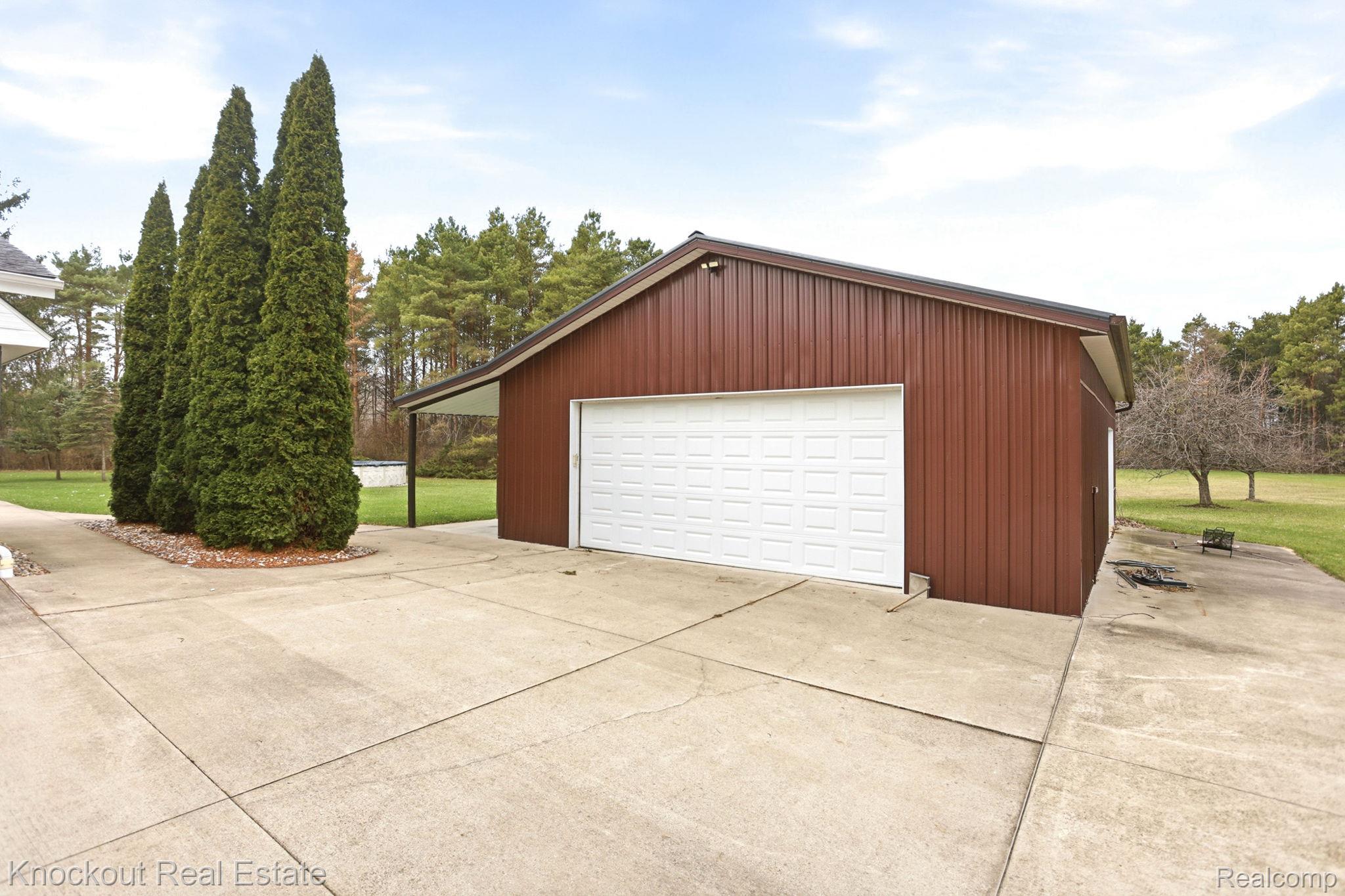9239 Lange Road Property Photo 41
