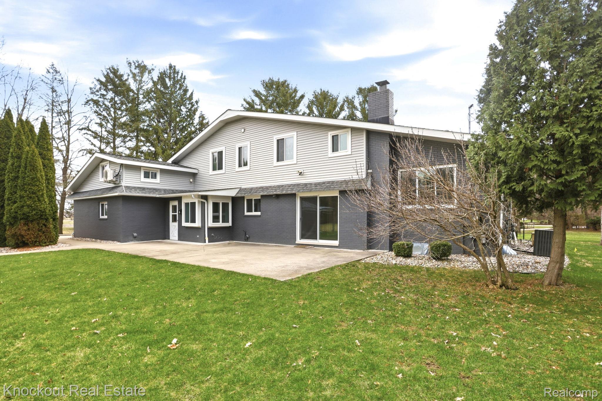 9239 Lange Road Property Photo 45