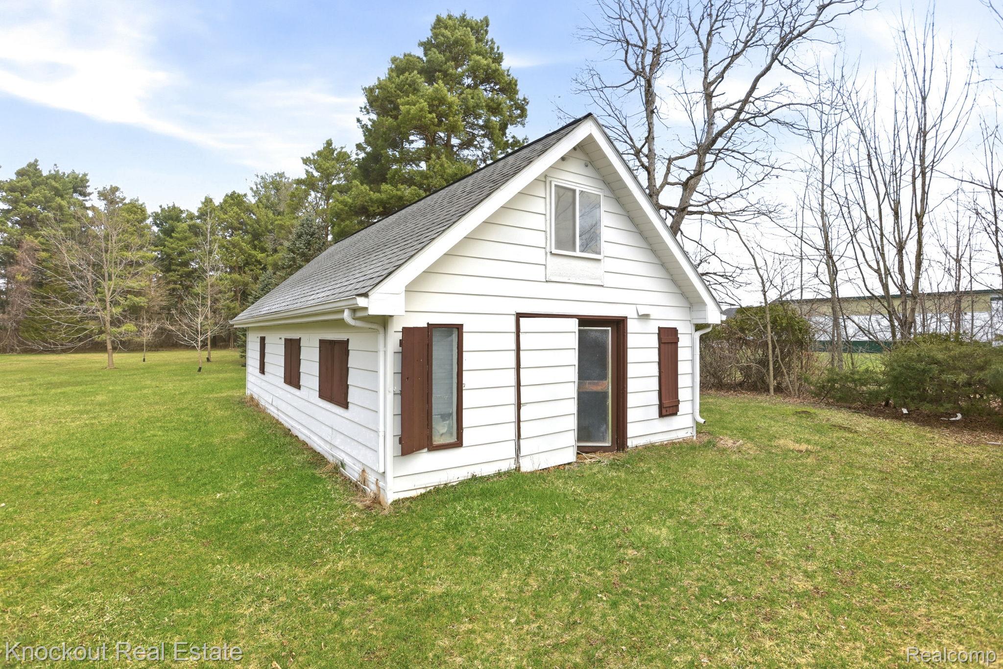 9239 Lange Road Property Photo 51