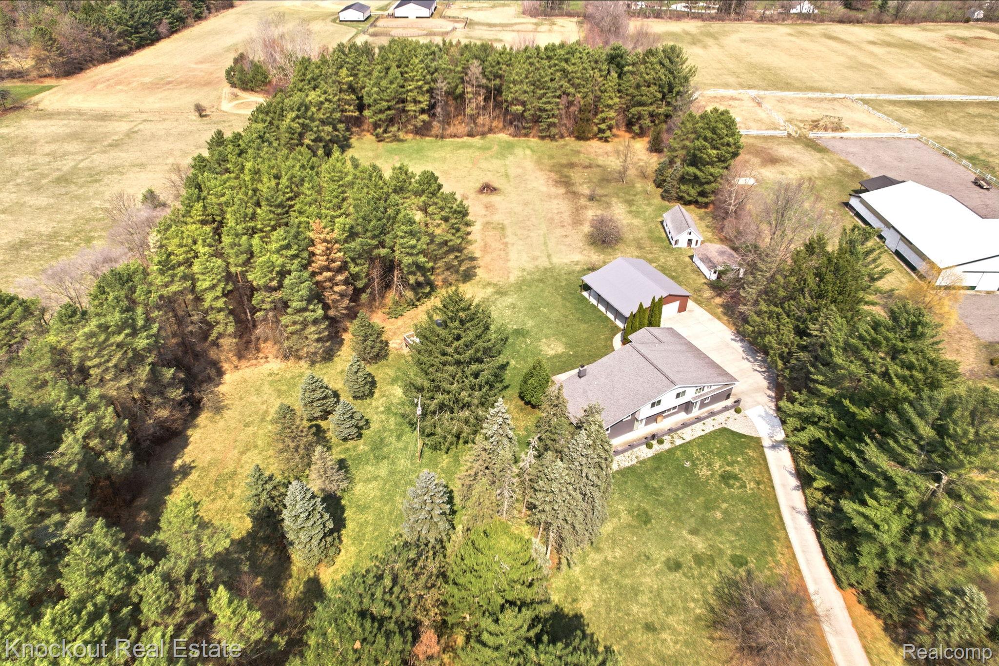 9239 Lange Road Property Photo 53