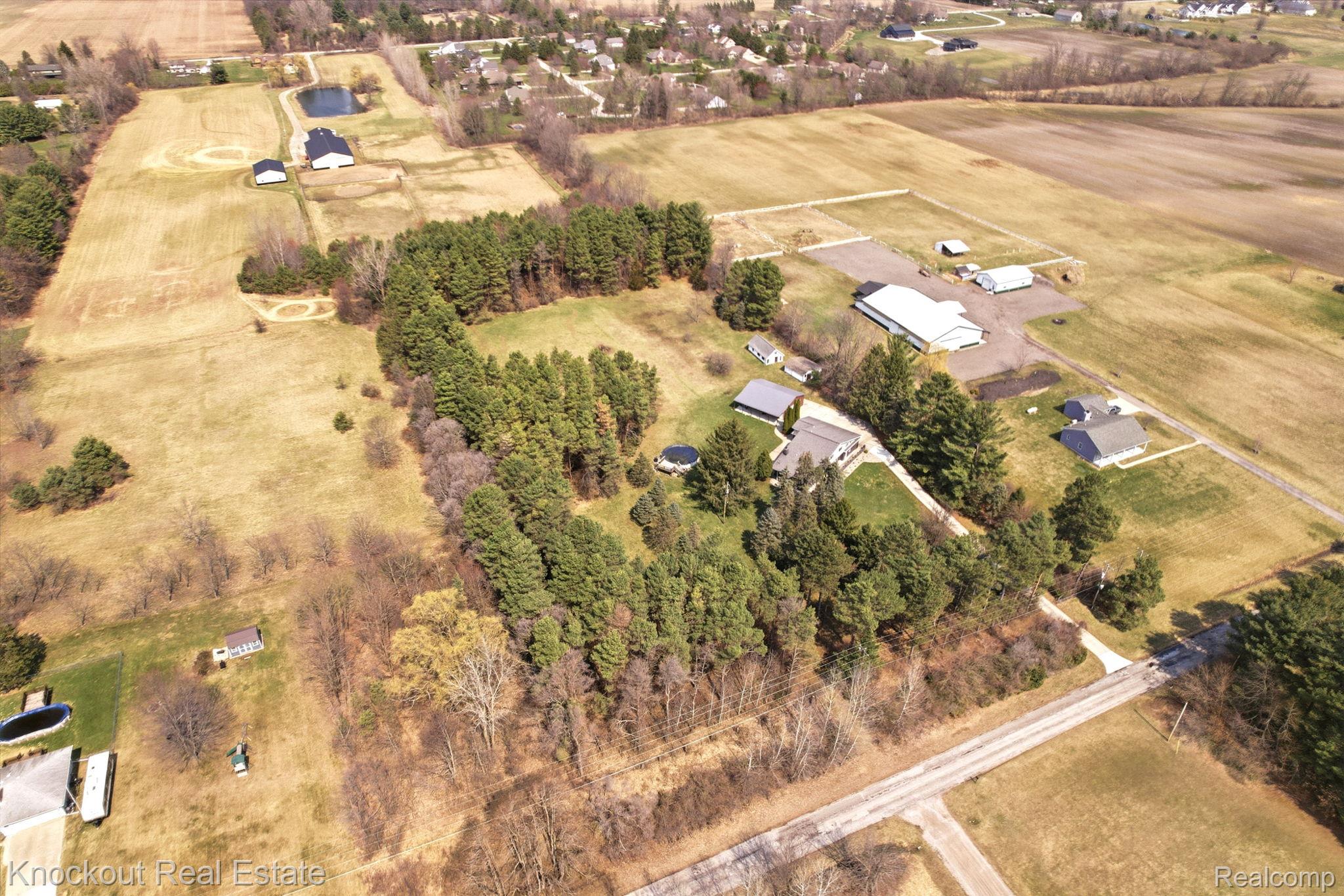 9239 Lange Road Property Photo 54