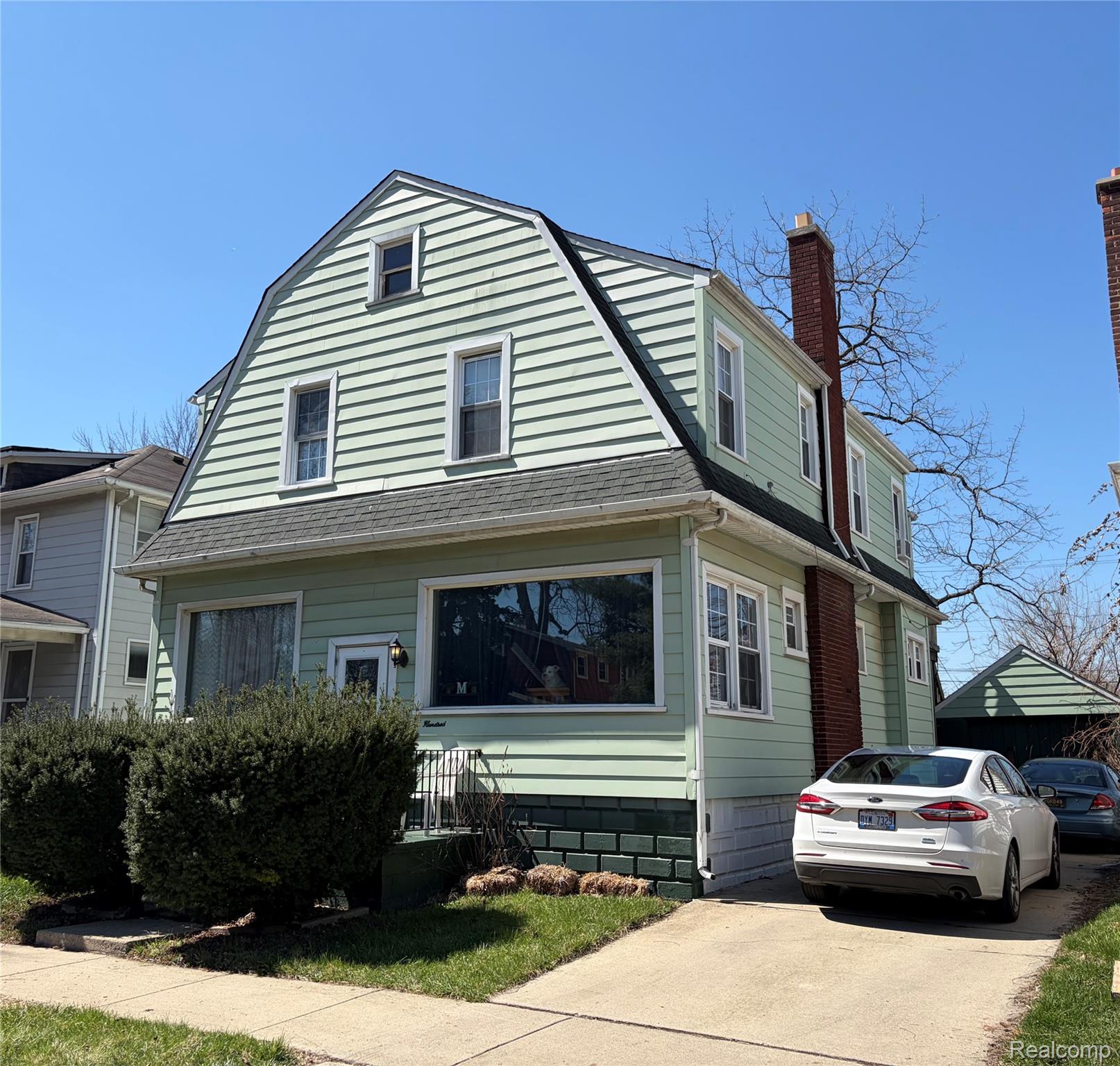 300 2nd Street Property Photo 1