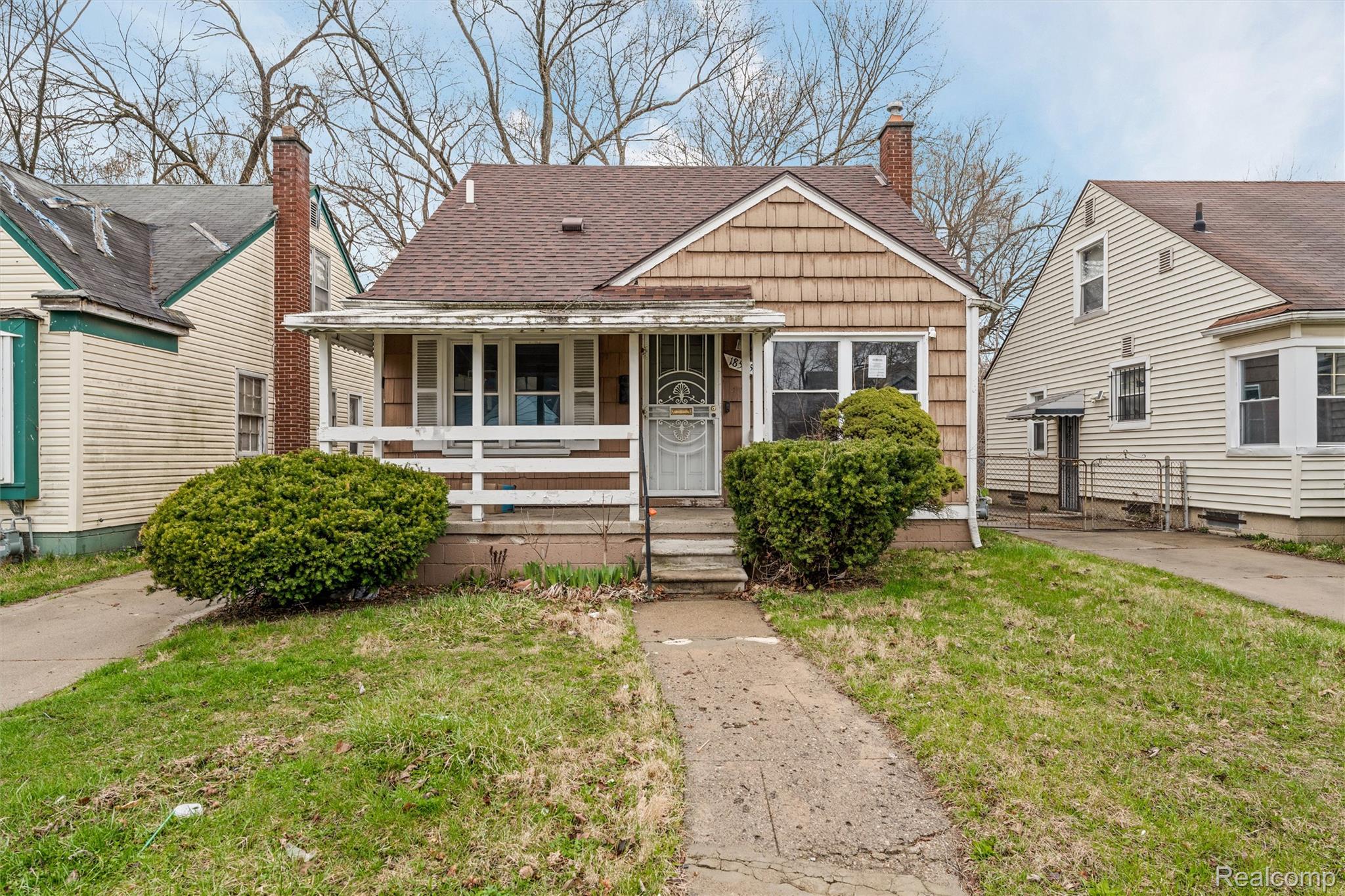 18565 Vaughan Street Property Photo 2