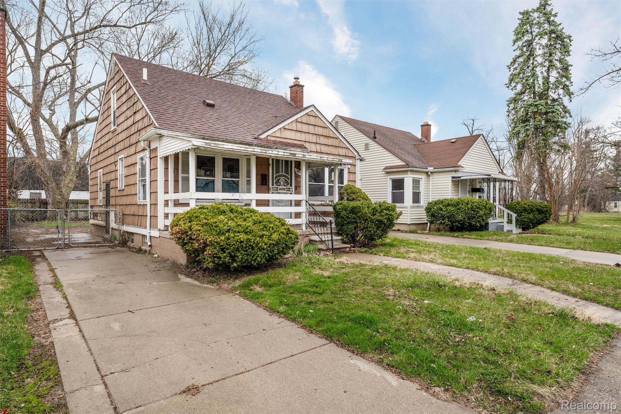 18565 Vaughan Street Property Photo 3