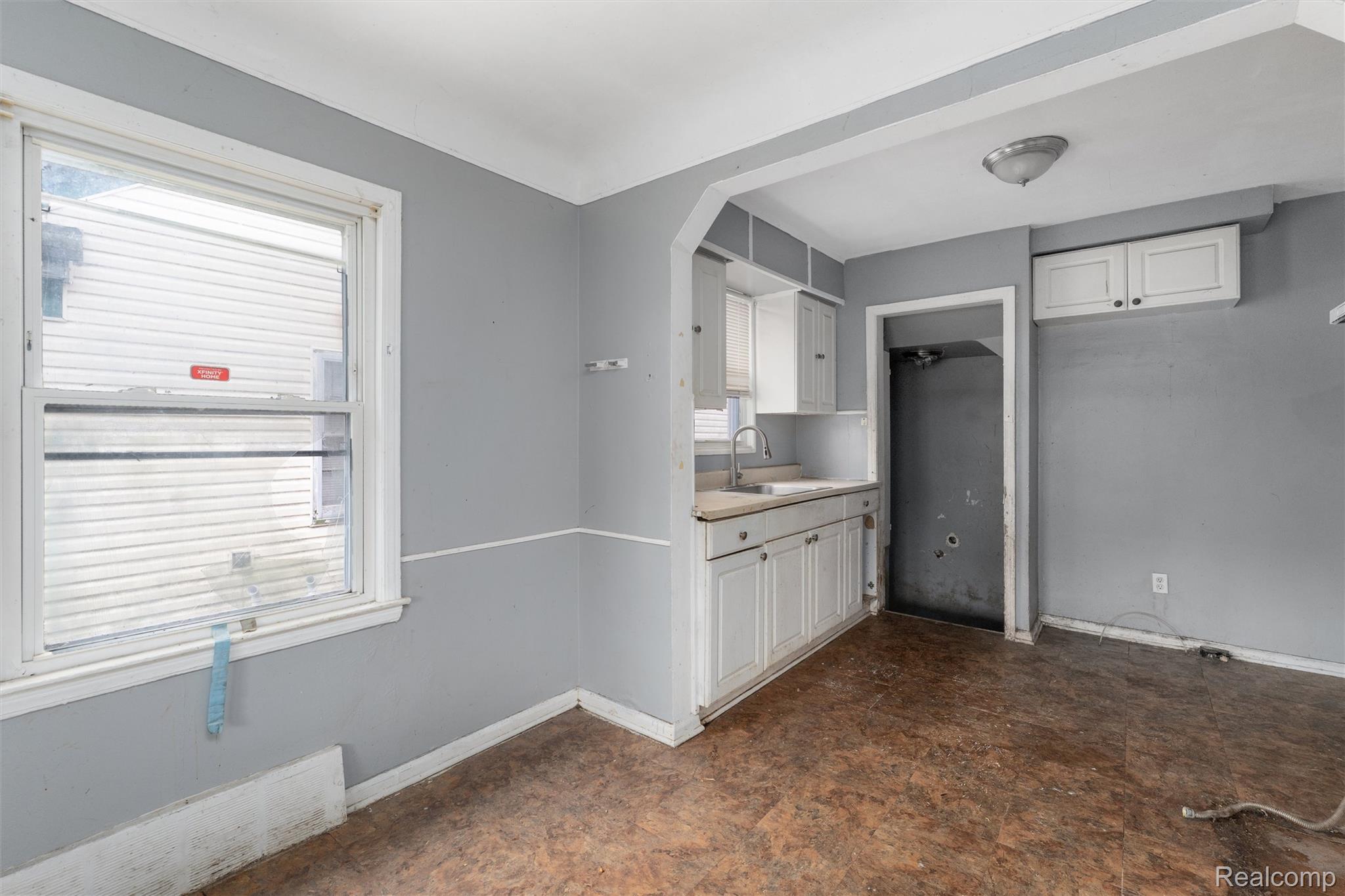 18565 Vaughan Street Property Photo 9