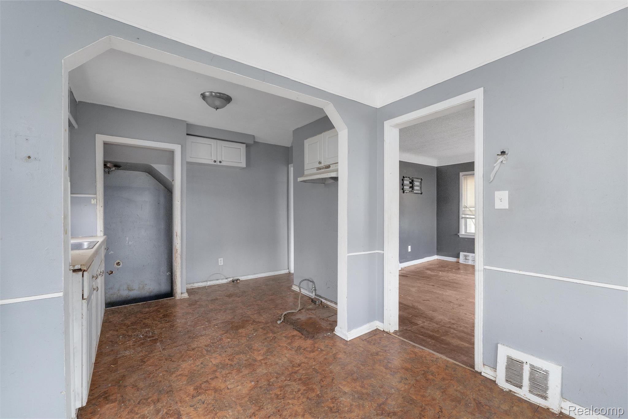 18565 Vaughan Street Property Photo 10