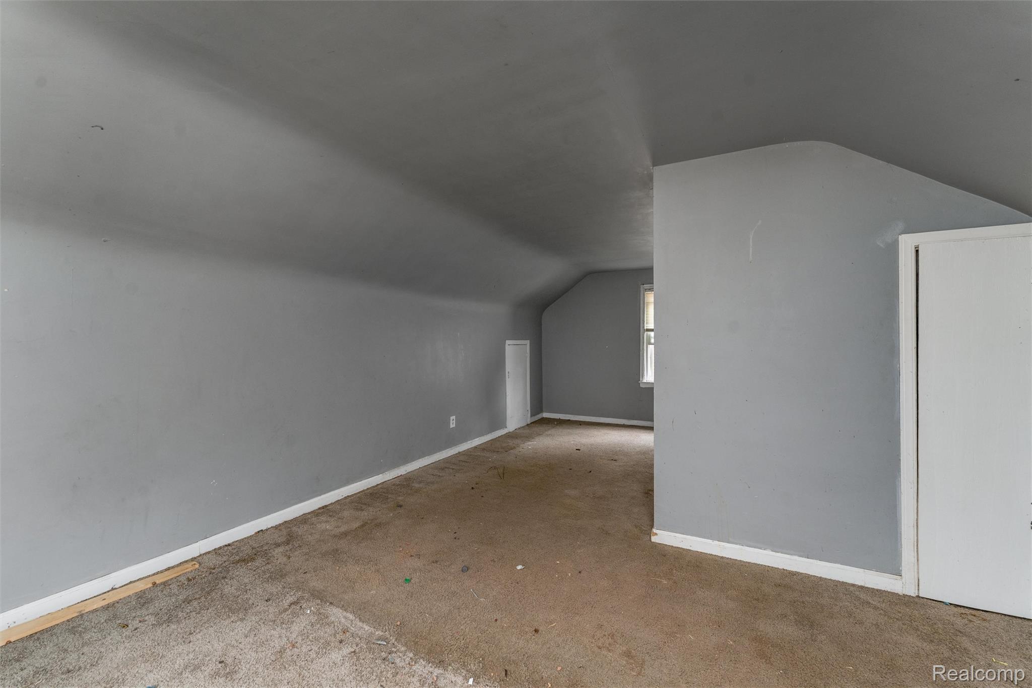 18565 Vaughan Street Property Photo 16