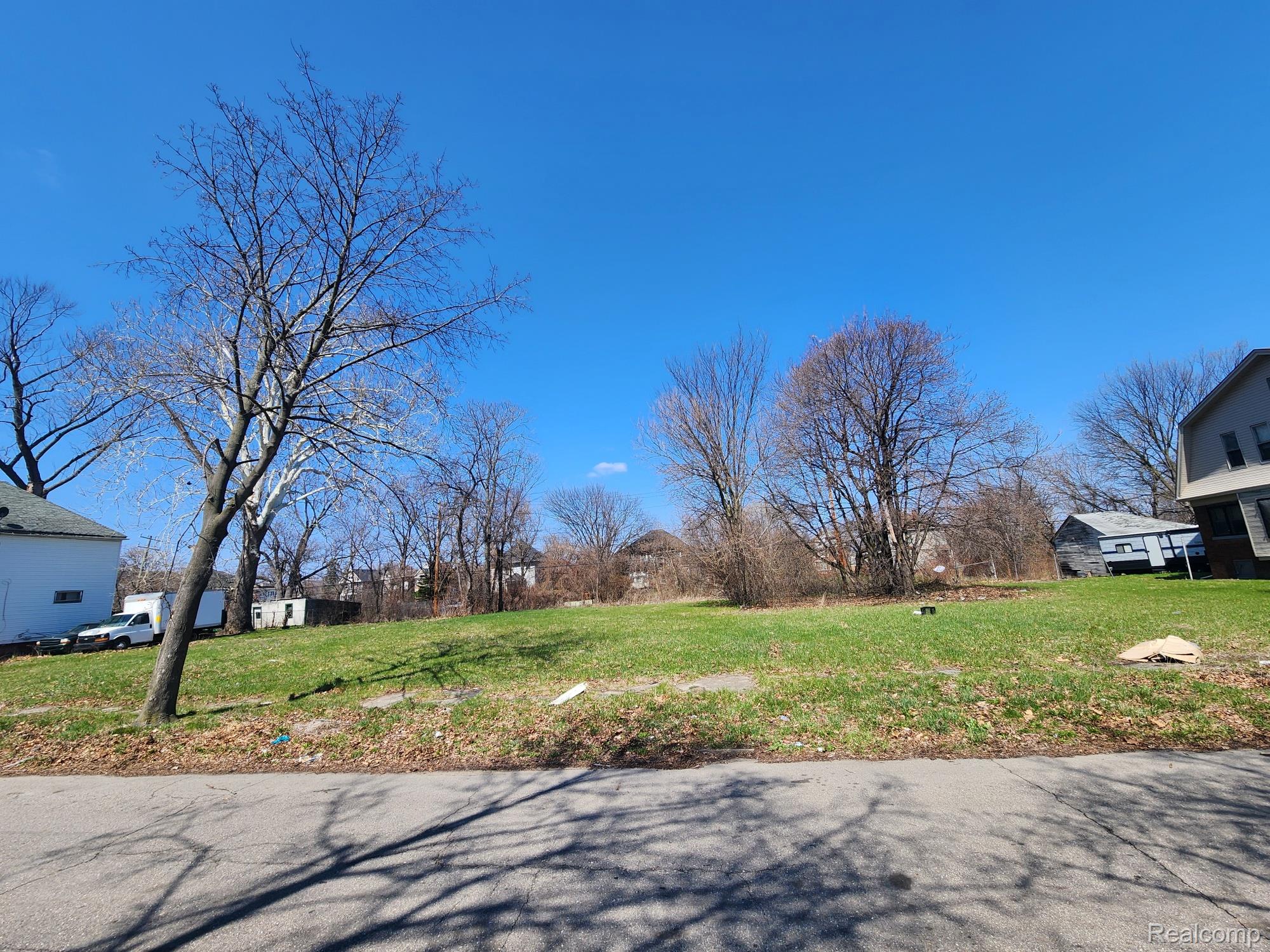 583 Leicester Court Property Photo 1