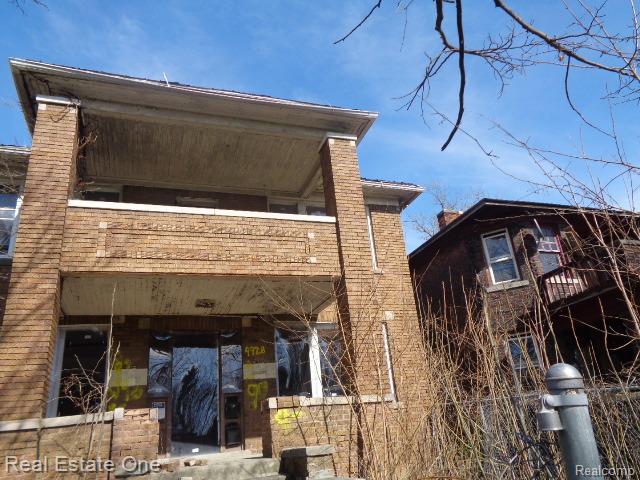 9928 Belleterre Street Property Photo 3