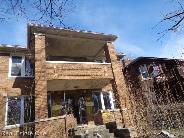 9928 Belleterre Street Property Photo 4