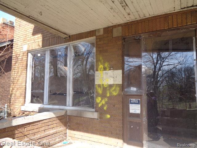 9928 Belleterre Street Property Photo 7