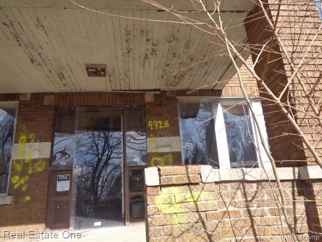 9928 Belleterre Street Property Photo 8