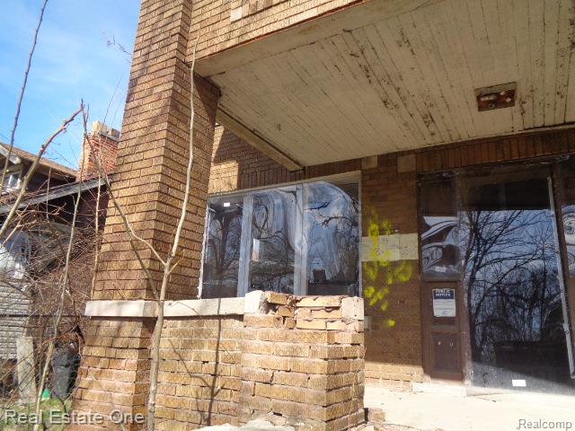 9928 Belleterre Street Property Photo 9