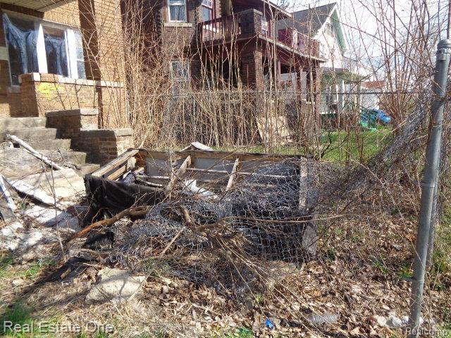9928 Belleterre Street Property Photo 12