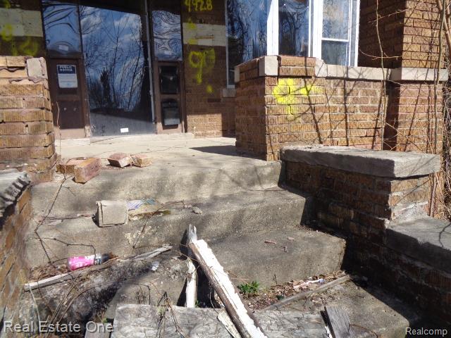 9928 Belleterre Street Property Photo 13