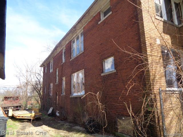 9928 Belleterre Street Property Photo 16