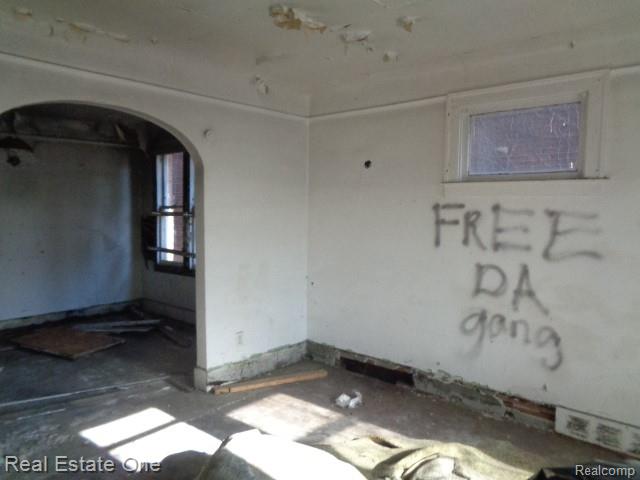 9928 Belleterre Street Property Photo 22