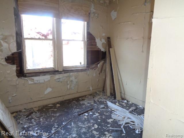 9928 Belleterre Street Property Photo 32
