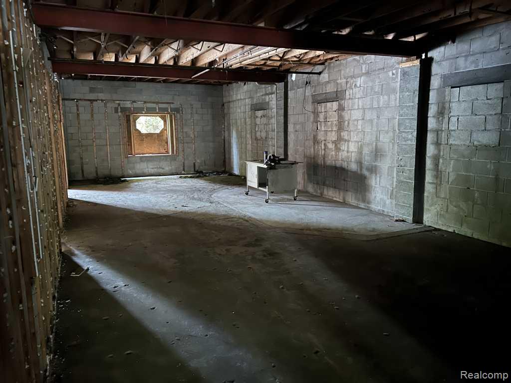 2598 S Oceana Drive Property Photo 13