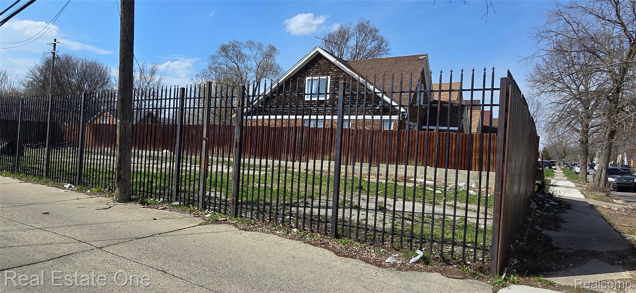 7228 Rutherford Street Property Photo 1