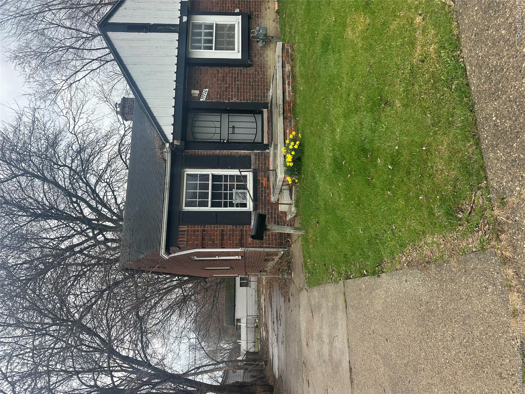 19726 MOROSS Road Property Photo 1