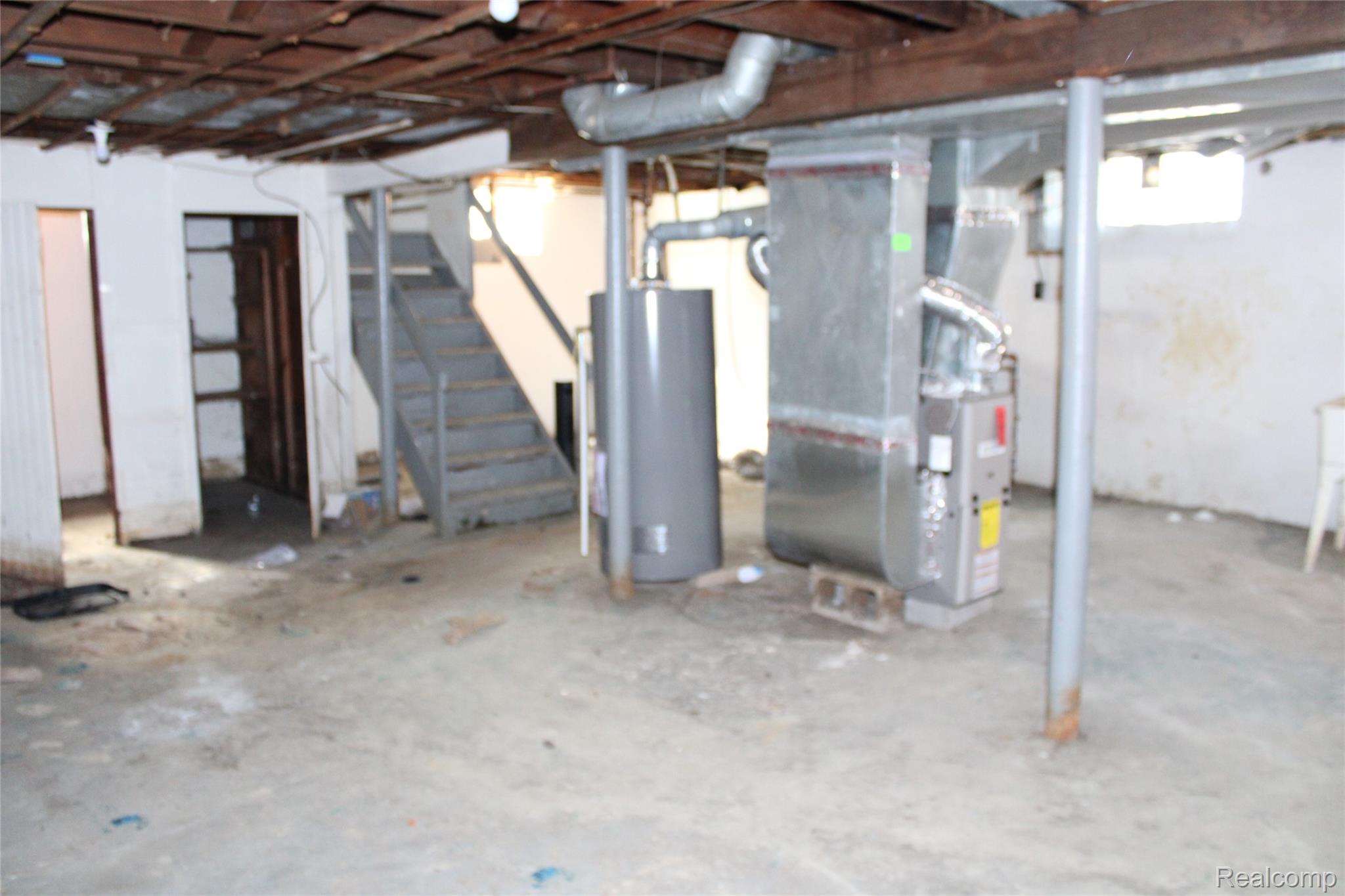 9107 Roselawn Street Property Photo 20