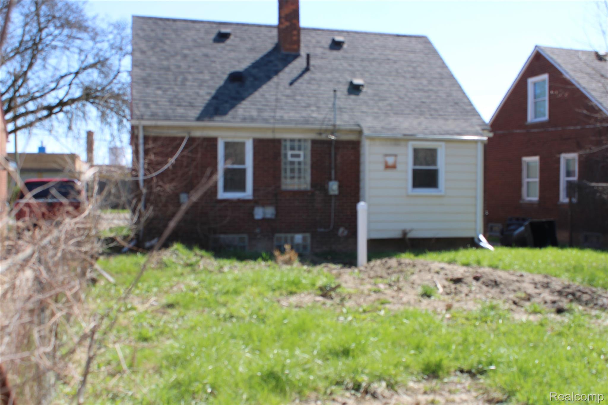 9107 Roselawn Street Property Photo 21