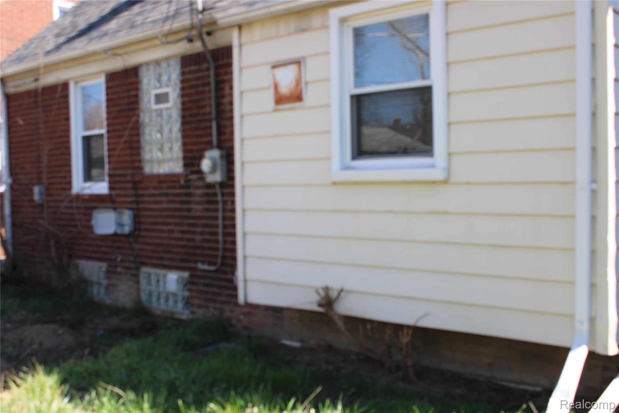 9107 Roselawn Street Property Photo 22