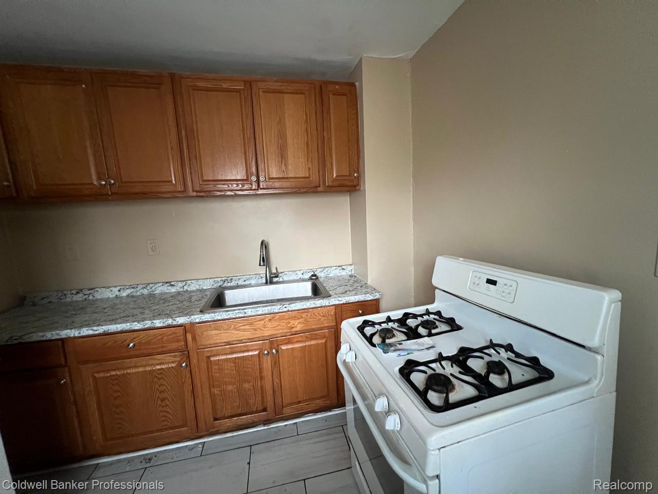8080 Penrod Street Property Photo 9